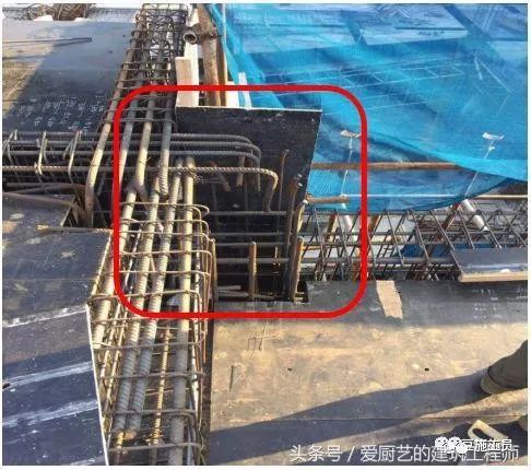 搭接長度不足筏板鋼筋掛鉤間距過大電渣壓力焊含肉不飽滿主次梁交接處